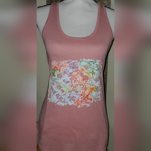 Variety of Colors. Printed Tees and Tanks. - Picture 11 of 16